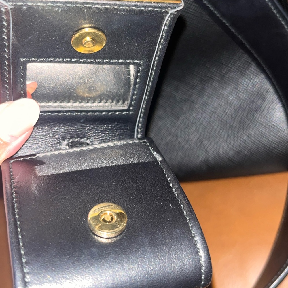 Medium Saffiano leather Prada
Monochrome bag - Picture 11 of 12